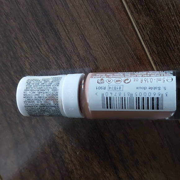 Yves Rocher Nail Polish - Picture 3 of 3